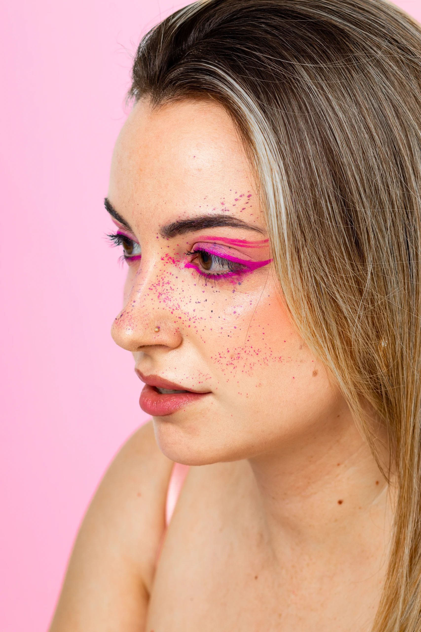 Photograph 8 from Pink